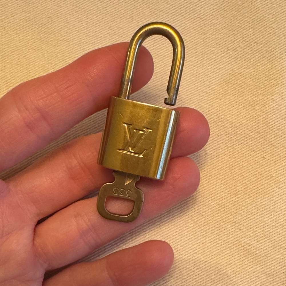 Authentic Louis Vuitton RARE Lock & Key #333 – Made in France - Picture 8 of 8